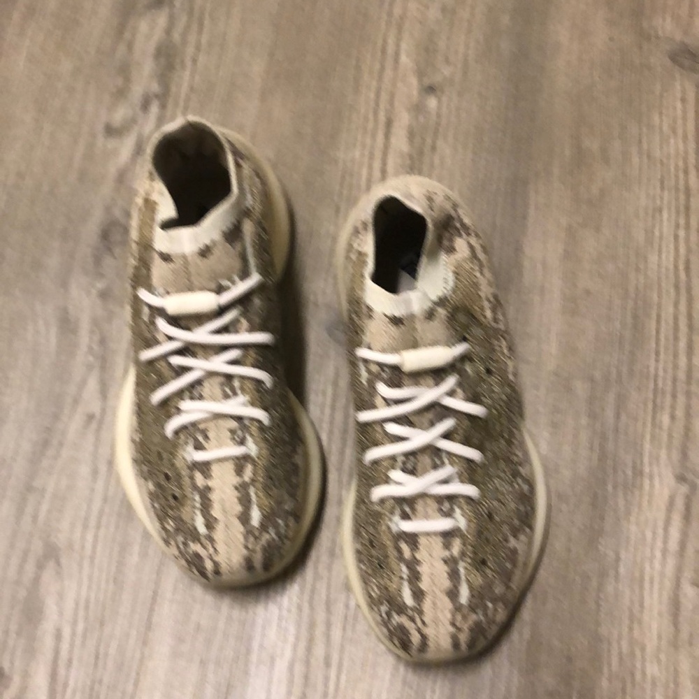 Yeezy Sneakers Authentic